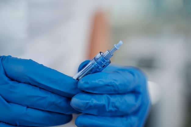 Arzt bereitet eine Botulinumtoxin-Spritze für neurologische Behandlung vor