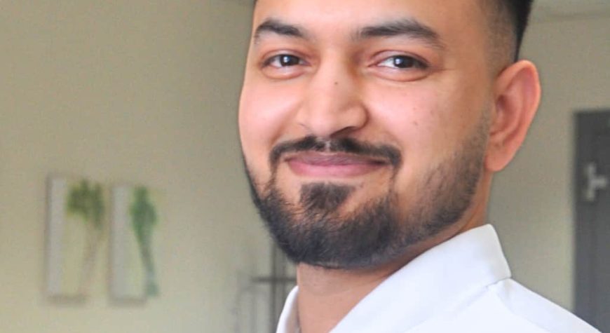 Porträt von Golrasol Zhakel, medizinischer Fachangestellter in der neurologischen Praxis Dr. Akil